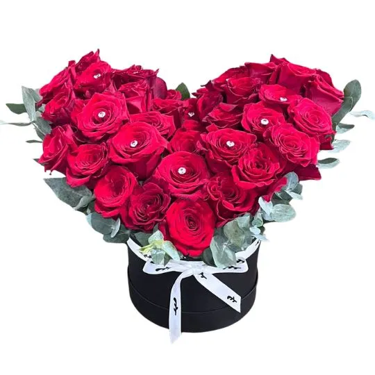 Caja pote black con rosas rojas corazon 
